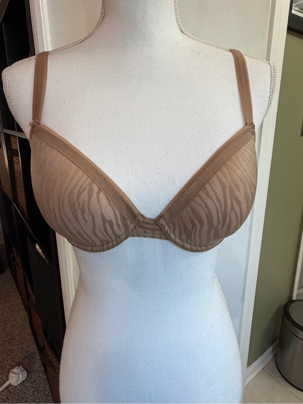 On Gossamer Nude T-Shirt Bra - Smooth Seamless Support
